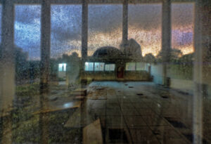 Par la fenêtre – Objectif Image Trégor