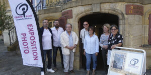 Visite de l’exposition « Vivre en ville » à Charleville.