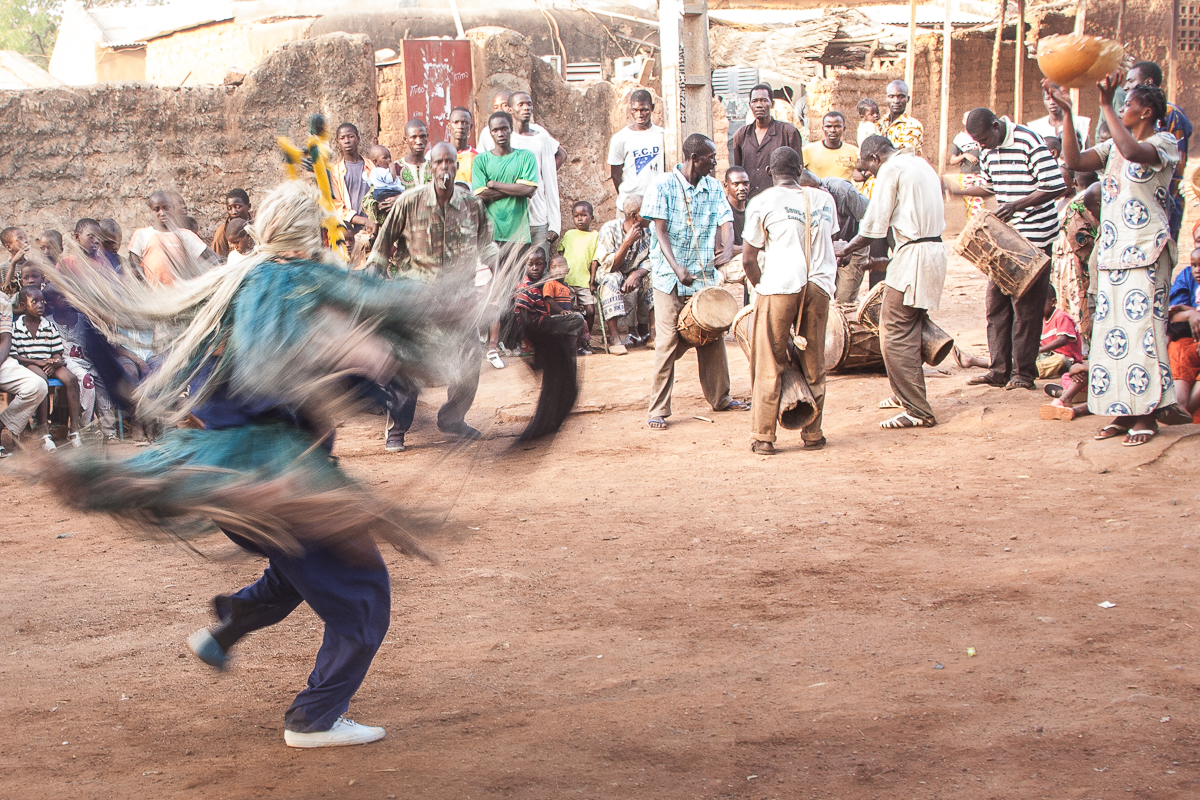 « Danse aves les esprits de la Brousse » (Mali)- Daniel Bieysse