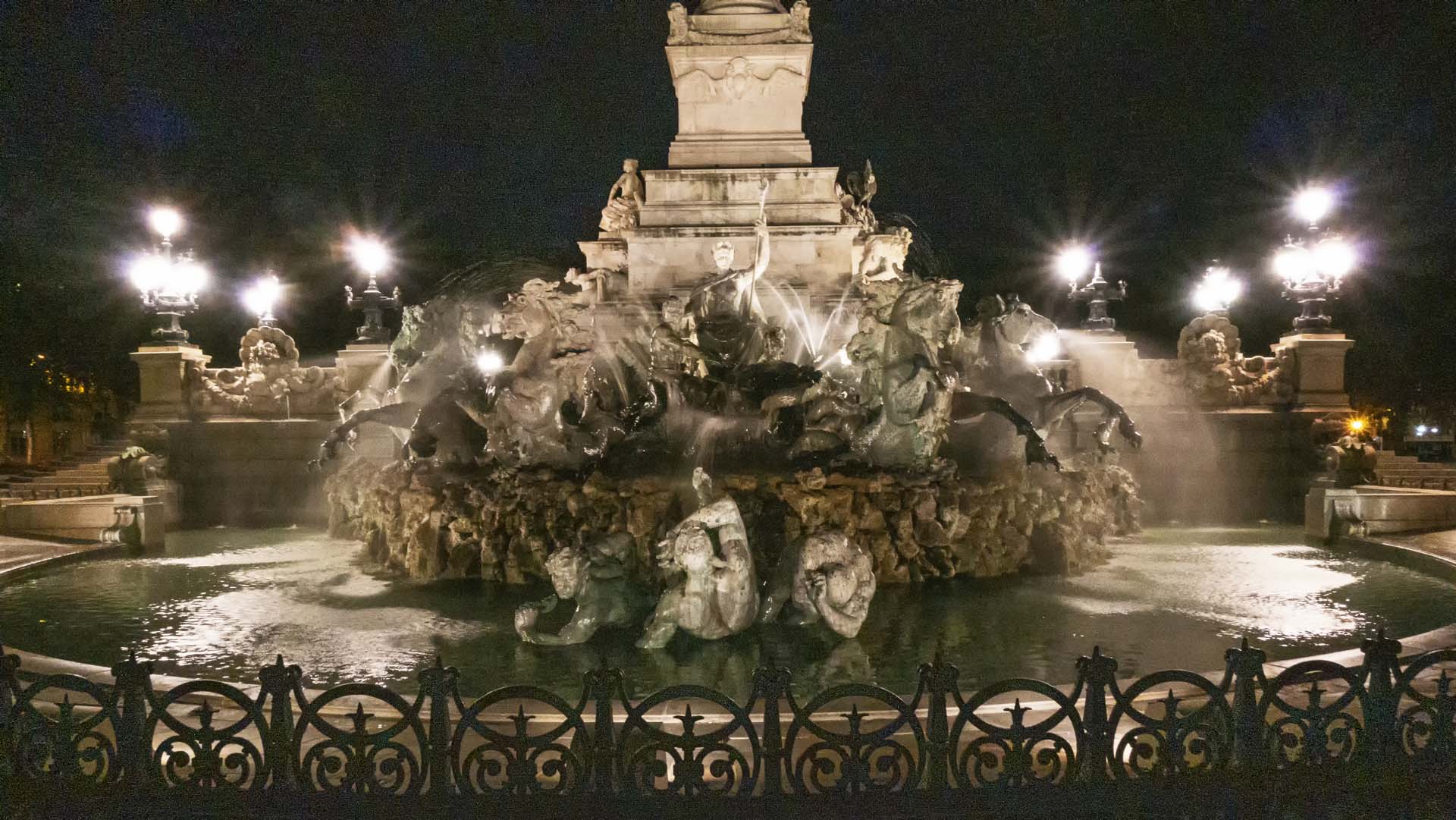 La Nuit – Elaine Bain