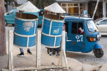 34-Montpellier_Jean-Michel-CEAS-Les-jumeaux-poubelles